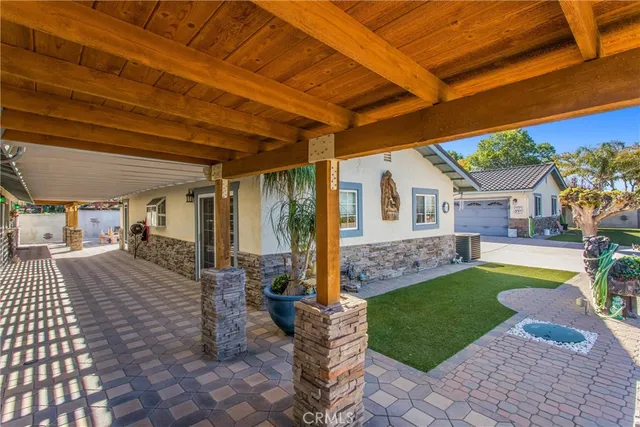 a view of utility room