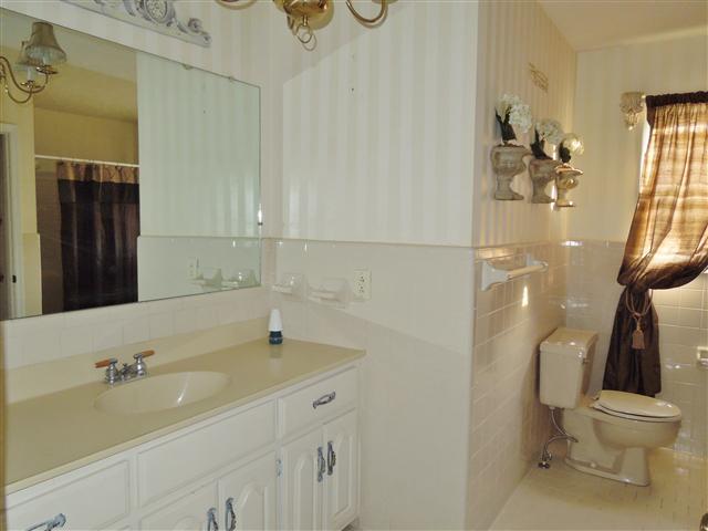 635 Hurricane Loop Tennessee Ridge, TN 37178 - Photo 17 of 20 Bathroom #2 on upper level - spacious!
