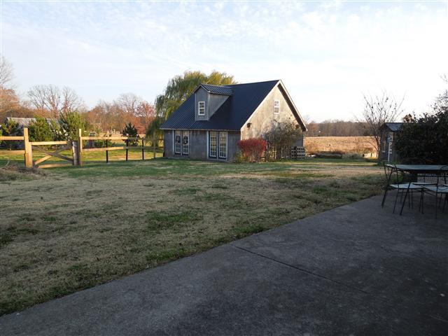 635 Hurricane Loop Tennessee Ridge, TN 37178 - Photo 19 of 20 Nice workshop & separate greenhouse. -- Both have electric service.