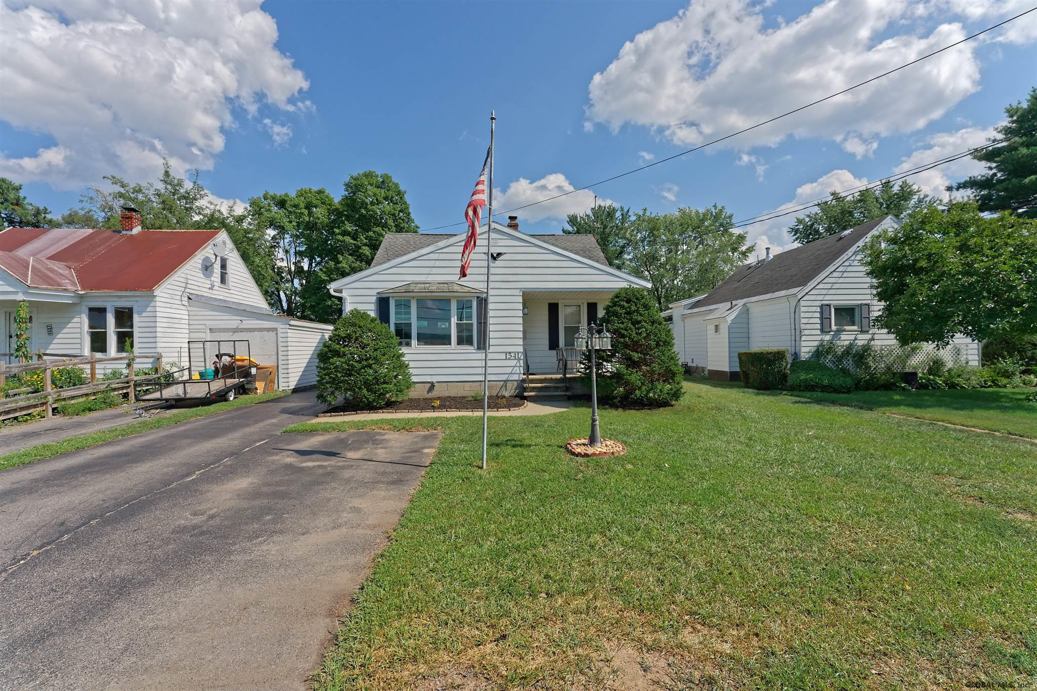 1341 North Westcott Road Rotterdam, NY 12306 - Photo 1 of 33 Photo 1