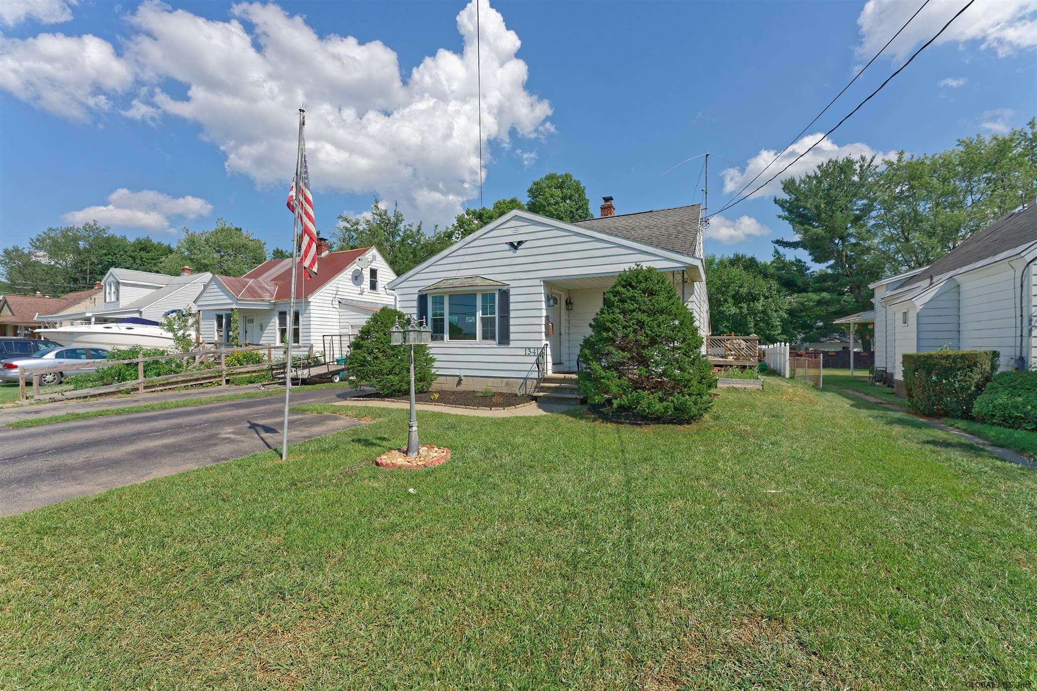 1341 North Westcott Road Rotterdam, NY 12306 - Photo 2 of 33 Photo 2