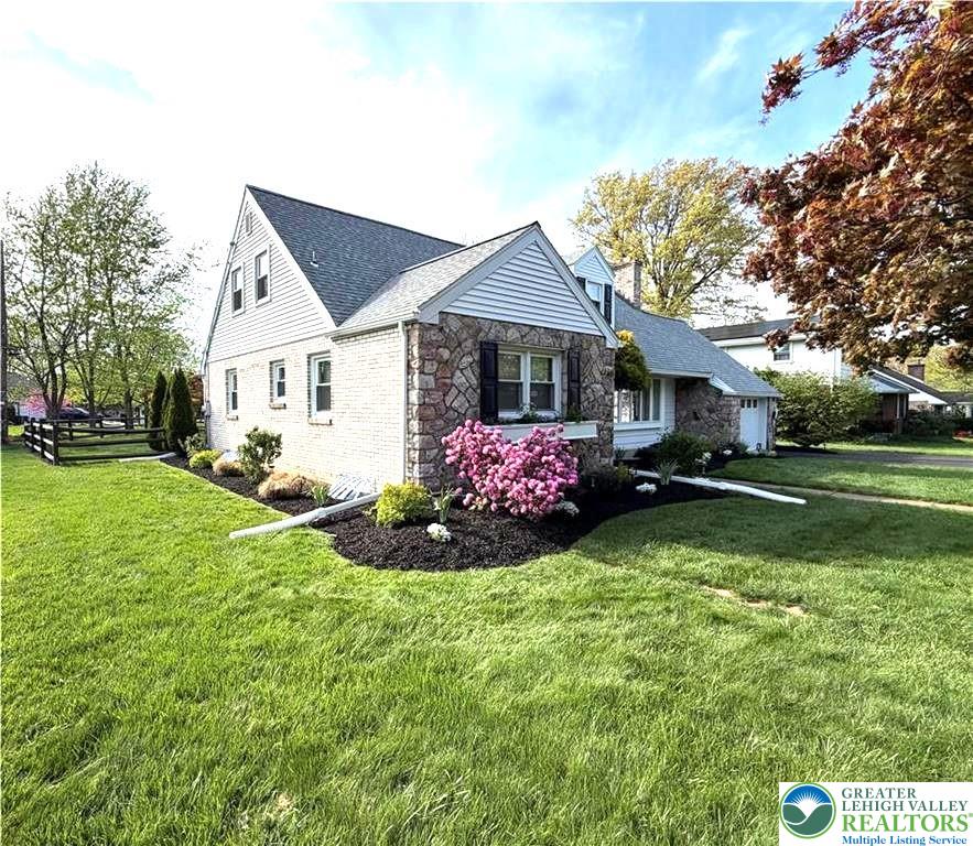389 Barrett Road Emmaus, PA 18049 - Photo 3 of 35