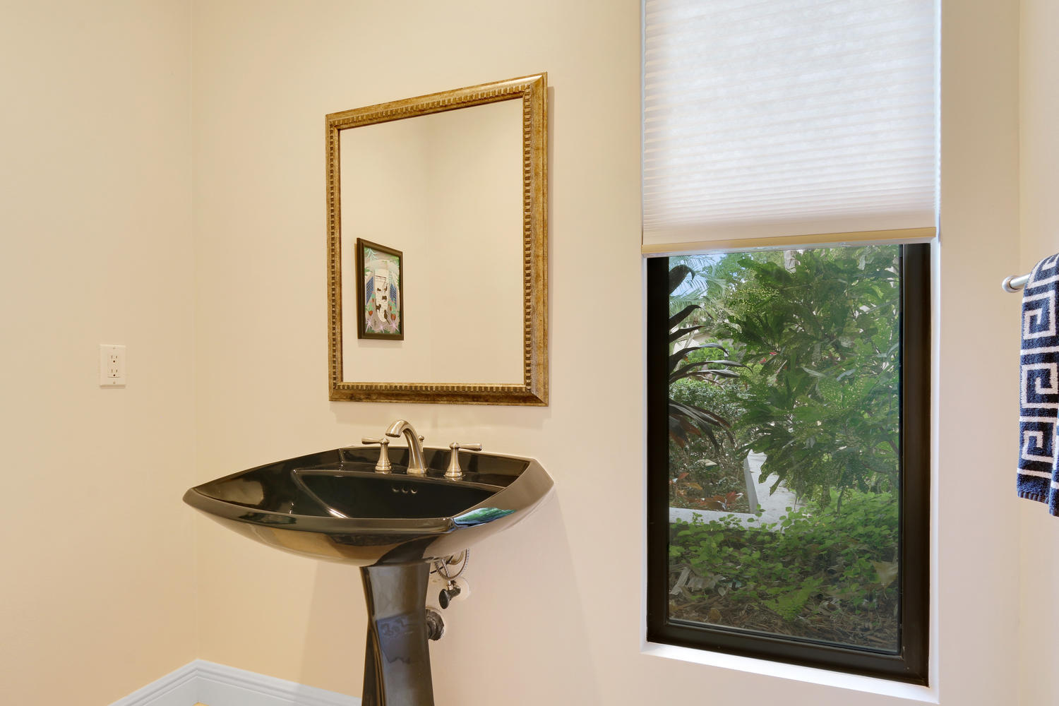 4140 Georges Way Boca Raton, FL 33434 - Photo 25 of 37 Powder Room