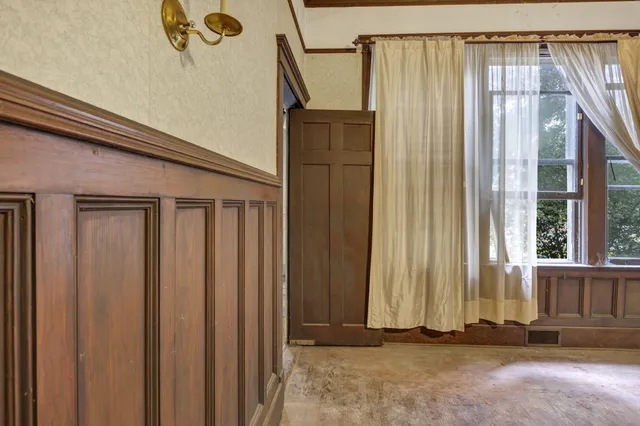 $300,000 | 321 West Hampton Avenue, Sumter, SC 29150