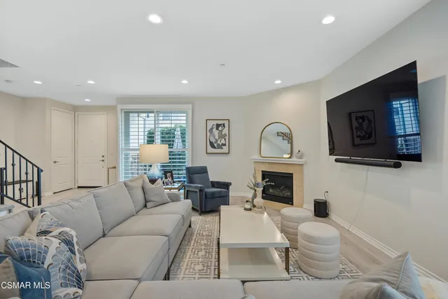 $879,000 | 349 Newbury Vista Lane, Newbury Park, CA 91320