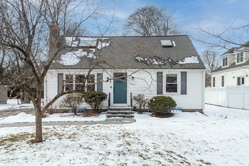 1 Lincoln Street Extension Natick, MA 01760 - Photo 2 of 31 a front view of a house