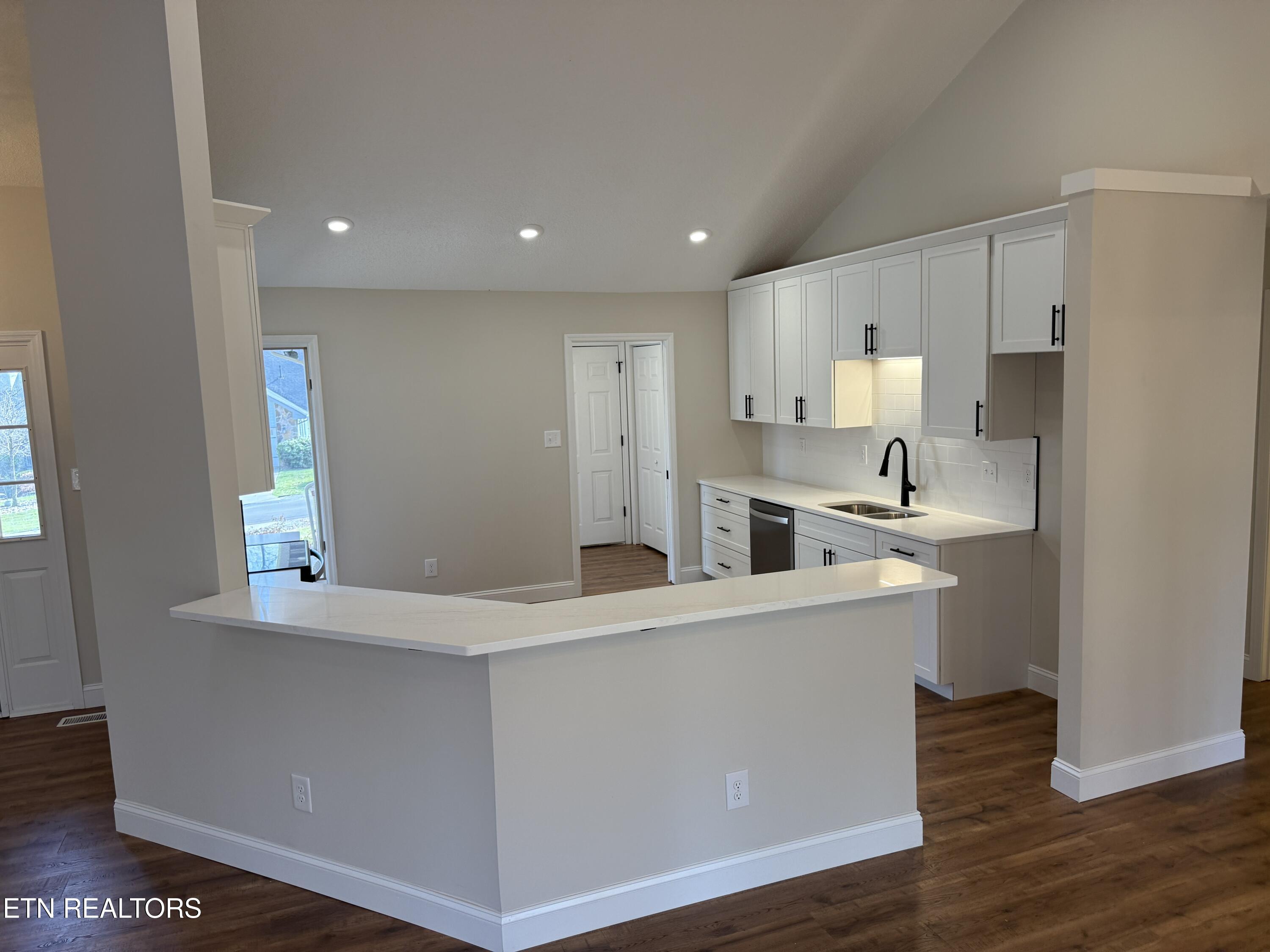 116 Inata Circle Loudon, TN 37774 - Photo 7 of 31 7