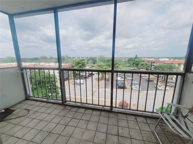 $89,999 | 4174 Inverrary Drive, Unit 713, Lauderhill, FL 33319