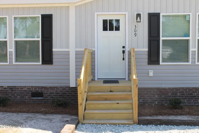 $219,000 | 309 Pridgen Acre Drive, Clarkton, NC 28433