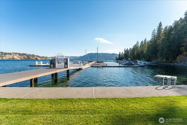 $699,000 | 11415 South Lakeshore Road, Unit 21, Chelan, WA 98816