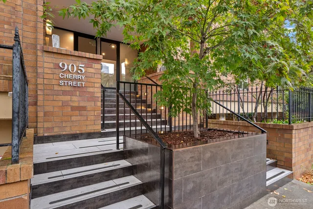 $339,950 | 905 Cherry Street, Unit 601, Seattle, WA 98104