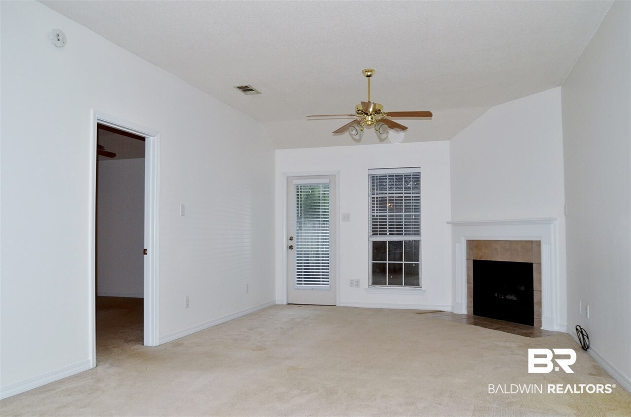112 Northchase Court Fairhope, AL 36532 - Photo 4 of 9 LR-DR Combo