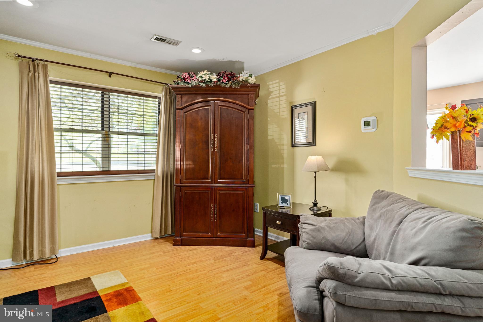 709 Rutland Court Sewell, NJ 08080 - Photo 8 of 33 Living room