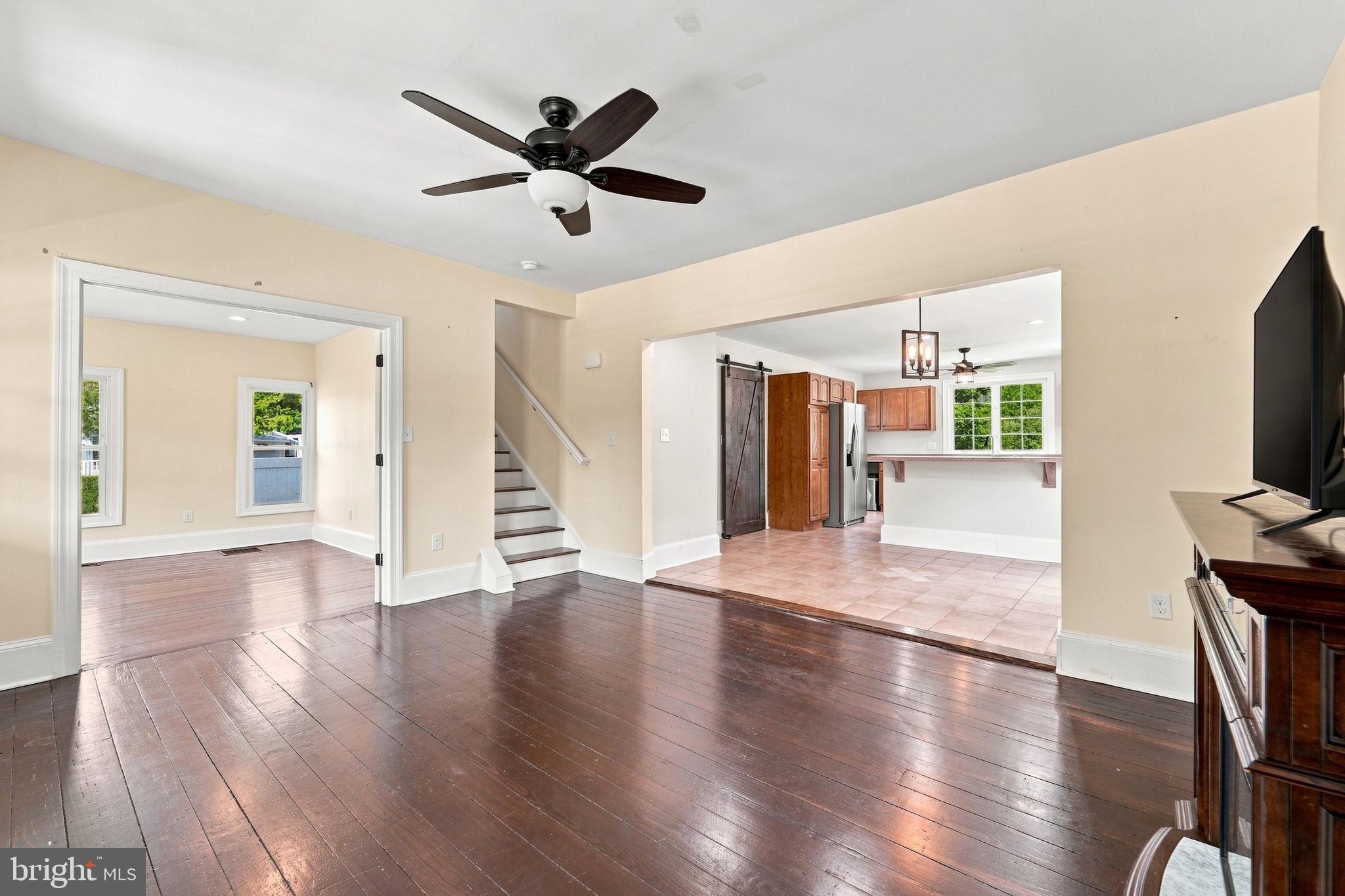 8 Seeley Road Bridgeton, NJ 08302 - Photo 3 of 44 Spacious living area with natural light.