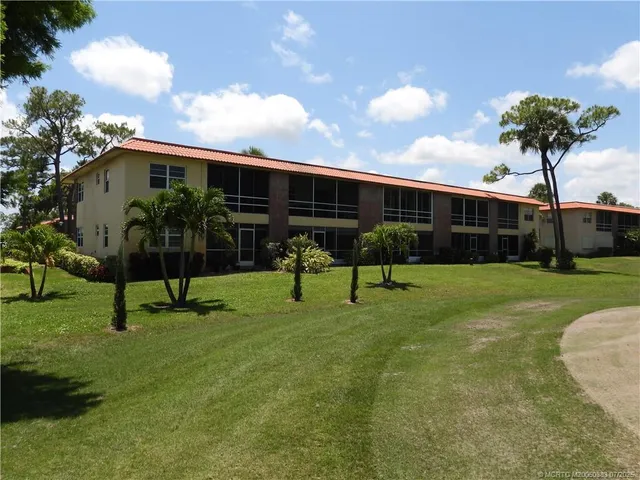 $145,000 | 1949 Southwest Palm City Road, Unit 25I, Stuart, FL 34994