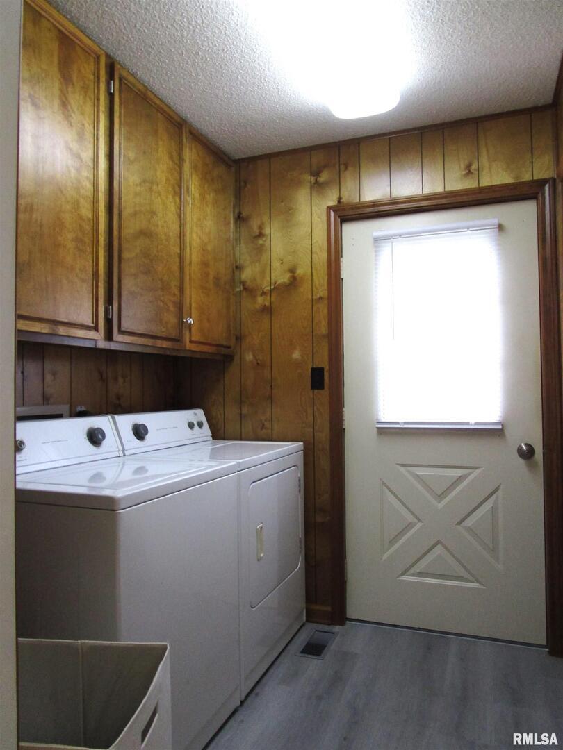 1253 County Road 800 East Carmi, IL 62821 - Photo 17 of 51