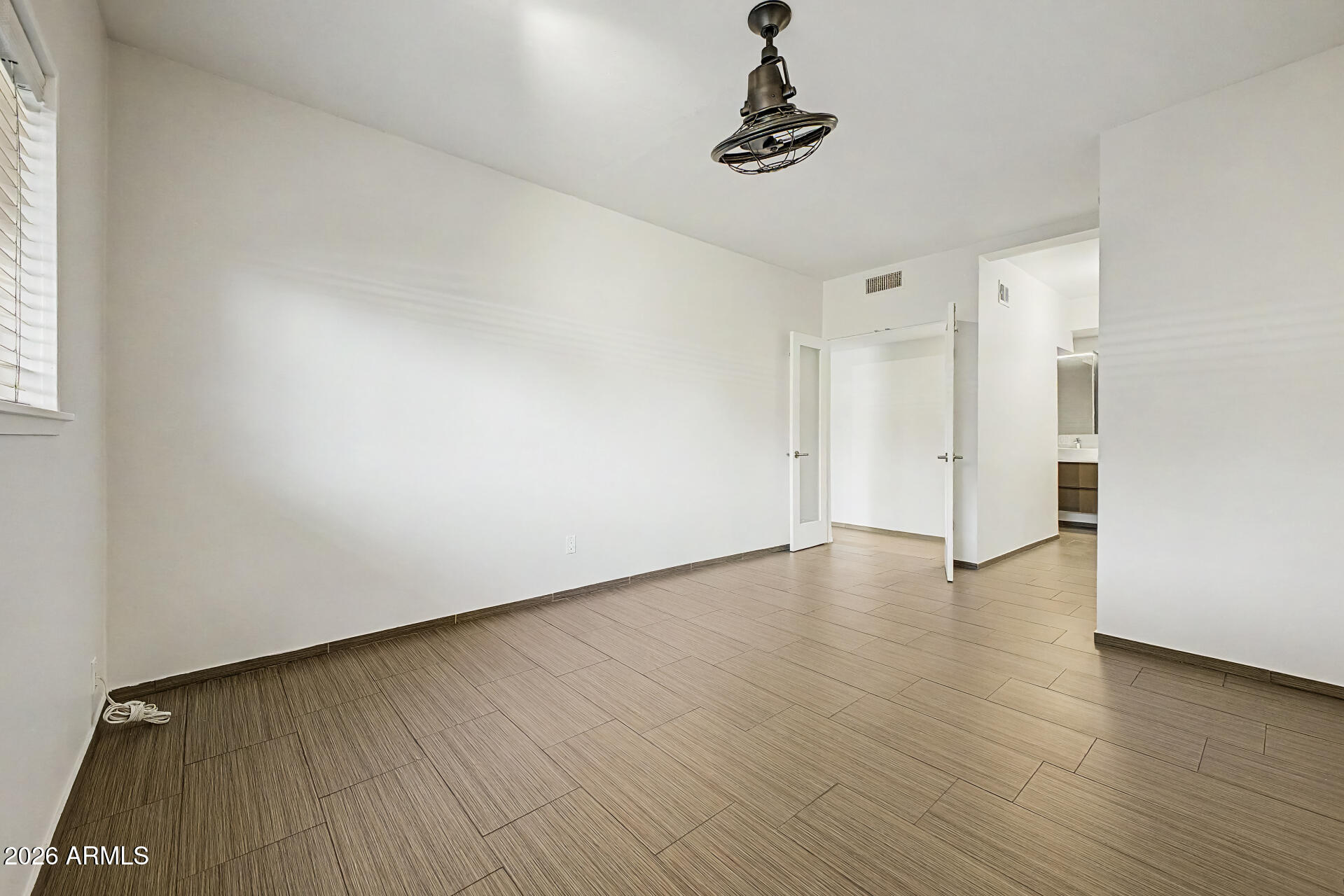 355 East Thomas Road, Unit B106 Phoenix, AZ 85012 - Photo 8 of 21 18 Thomas