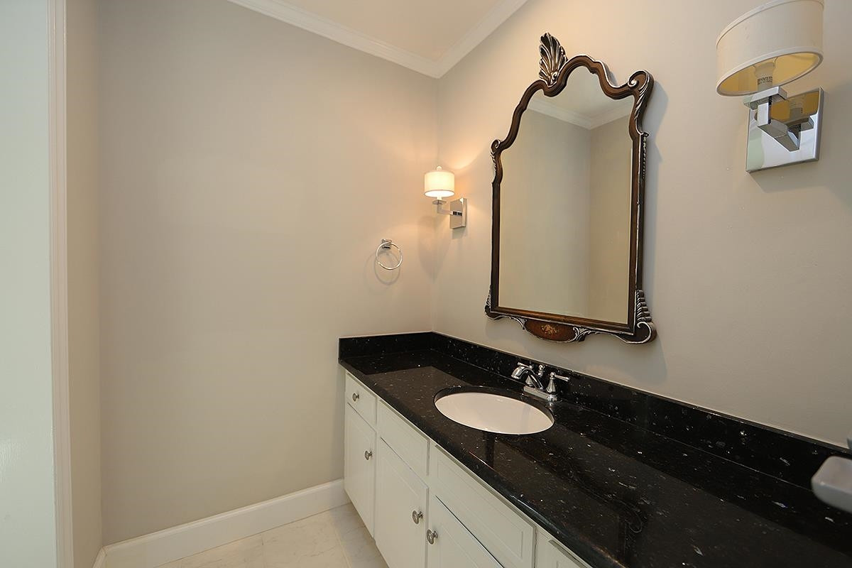 4604 Gunston Place Raleigh, NC 27612 - Photo 22 of 31 Primary Suite Bathroom