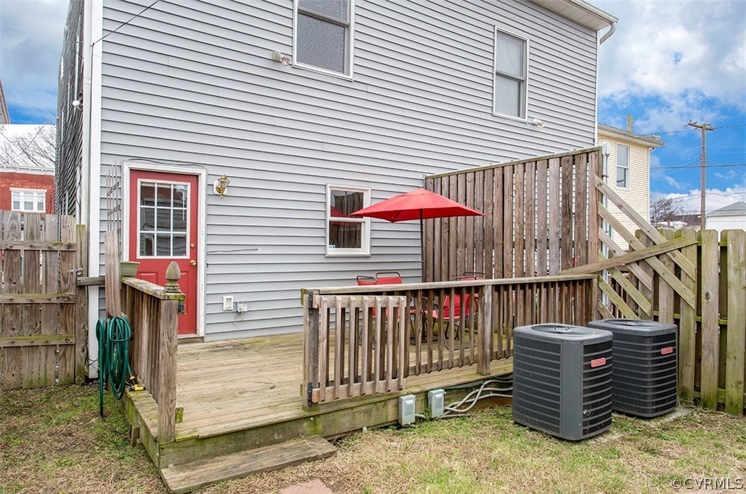 1317 Decatur Street Richmond, VA 23224 - Photo 17 of 18 a view of wooden fence