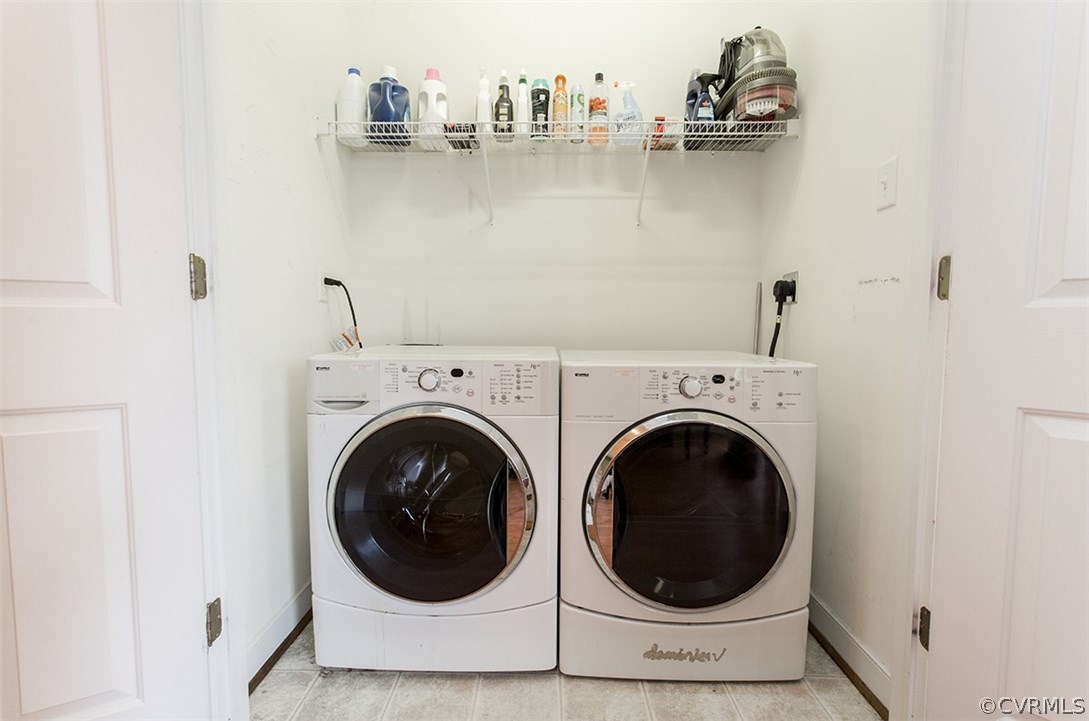 1317 Decatur Street Richmond, VA 23224 - Photo 9 of 18 a utility room with dryer and washer