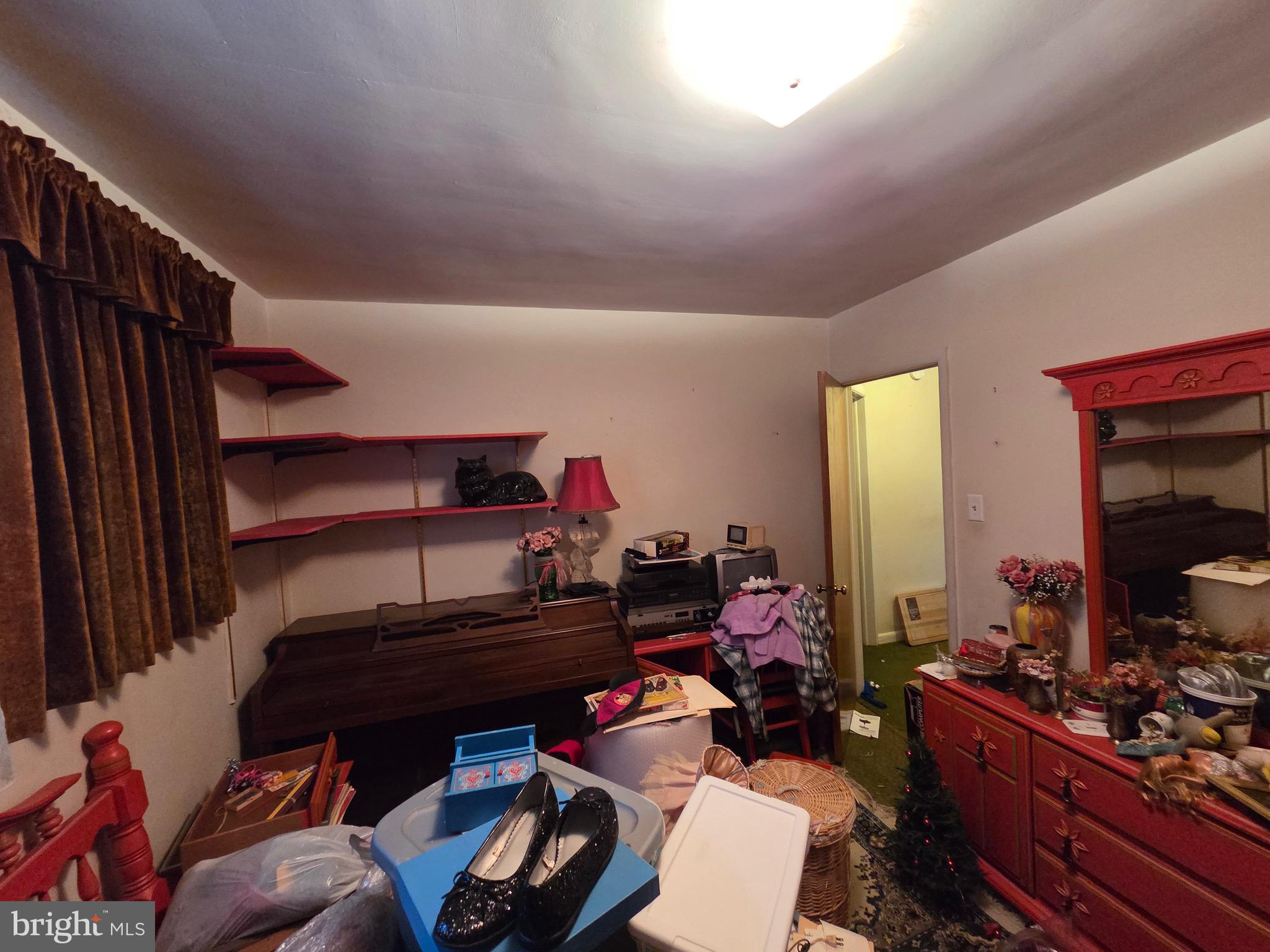 12 Collins Lane Maple Shade, NJ 08052 - Photo 14 of 20 a living room with furniture and a wooden floor