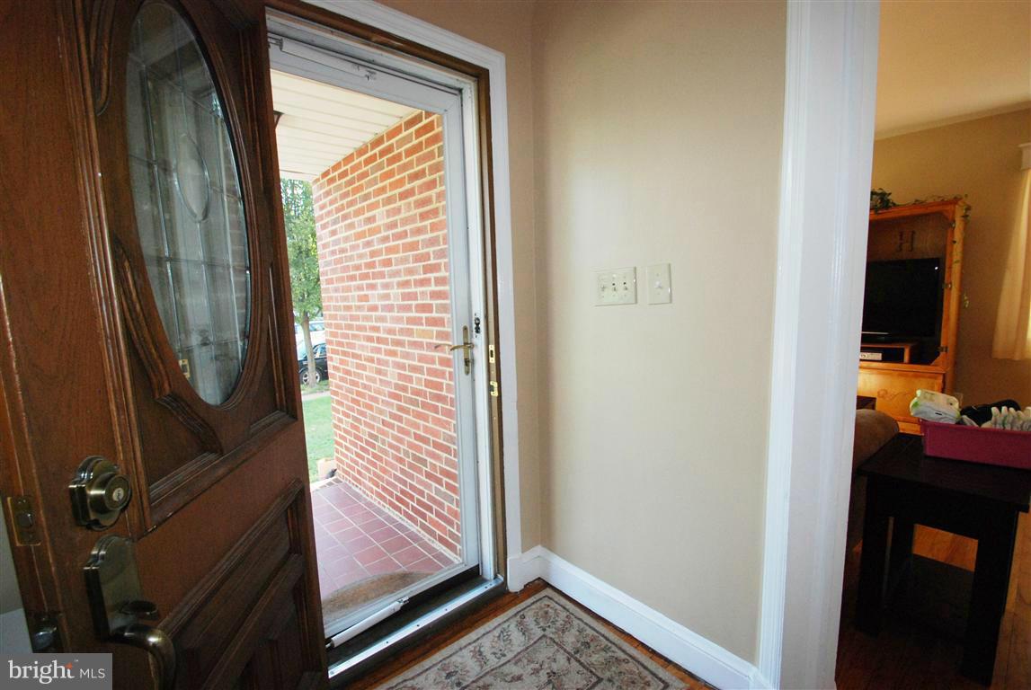 935 Elm Ridge Avenue Baltimore, MD 21229 - Photo 2 of 30 Interior (General)