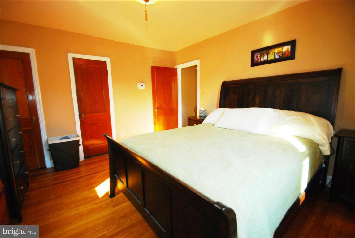 935 Elm Ridge Avenue Baltimore, MD 21229 - Photo 16 of 30 Bedroom (Master)