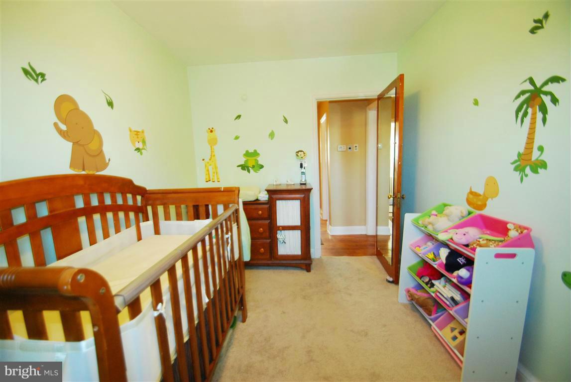 935 Elm Ridge Avenue Baltimore, MD 21229 - Photo 20 of 30 Bedroom