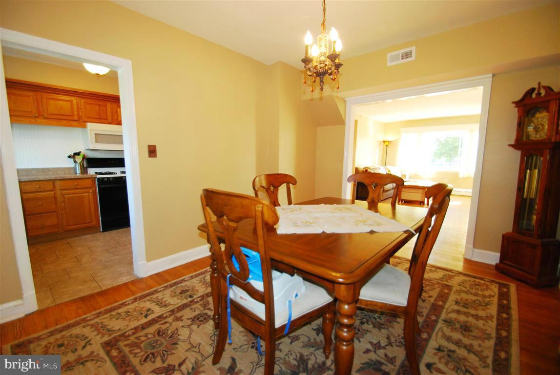 935 Elm Ridge Avenue Baltimore, MD 21229 - Photo 9 of 30 Dining Room