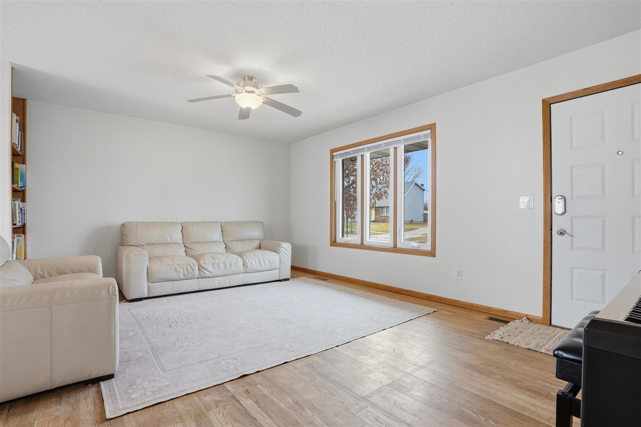 890 Prairie Ridge Road North Liberty, IA 52317 - Photo 8 of 59 Gallery Image 8