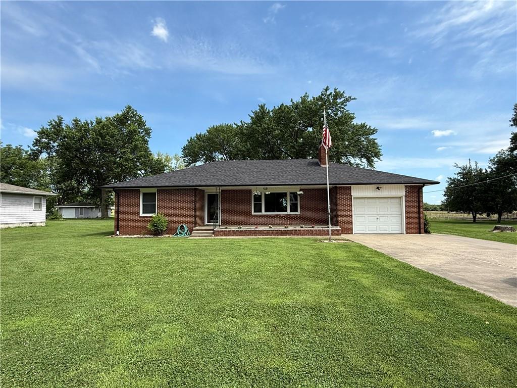 2002 West 4th Street Pittsburg, KS 66762 - Photo 2 of 34