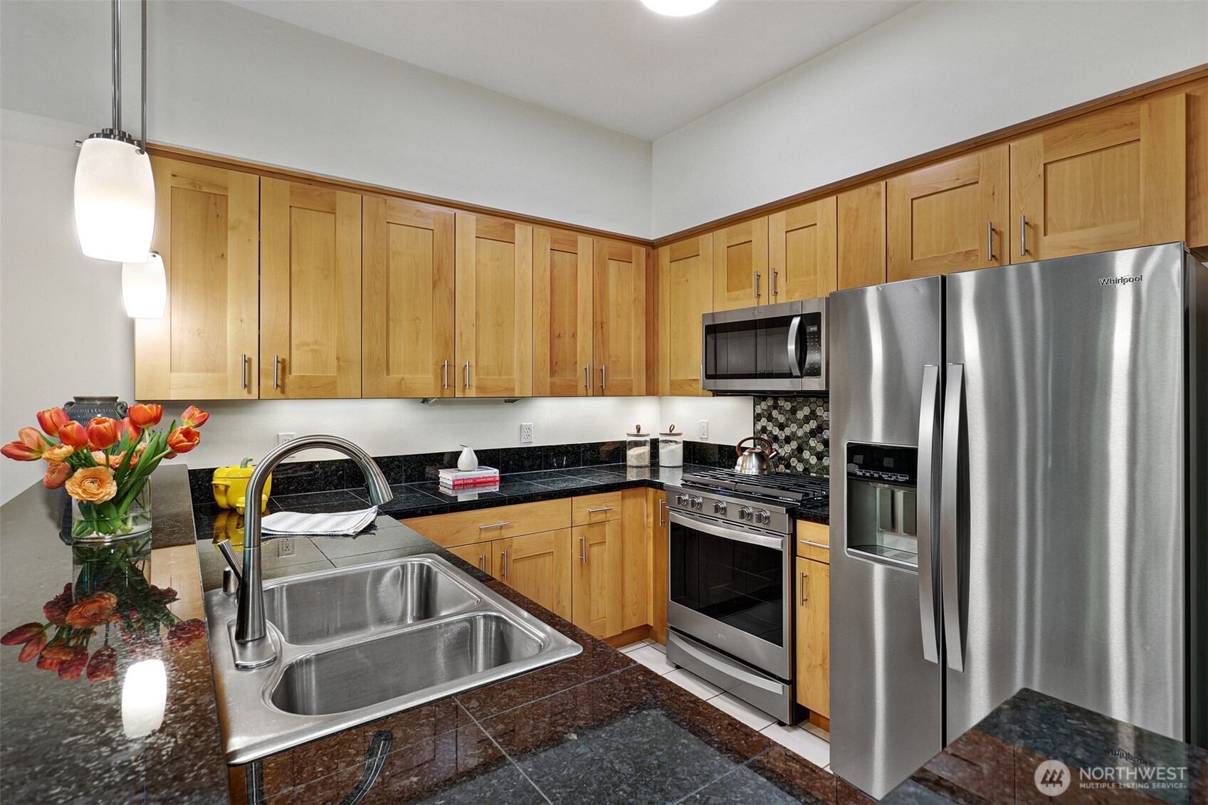 75 Pine Street, Unit 212 Edmonds, WA 98020 - Photo 12 of 35