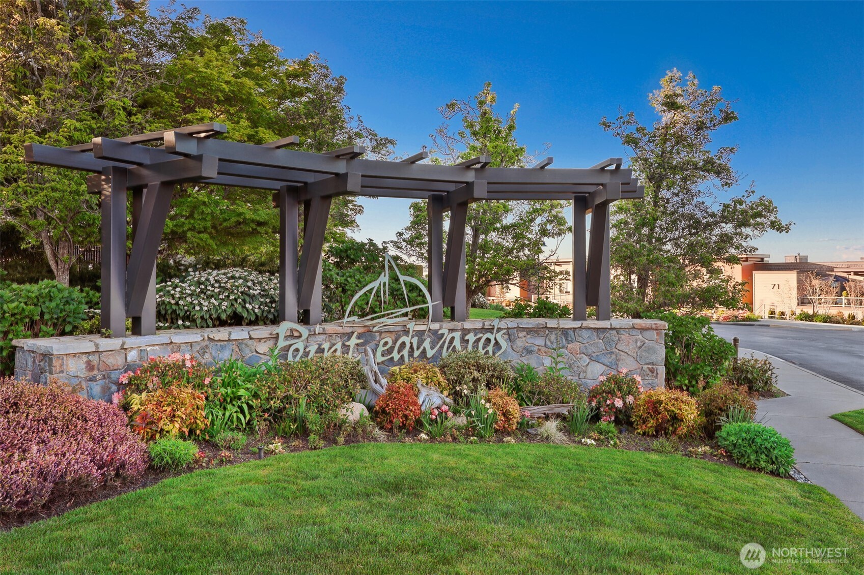 75 Pine Street, Unit 212 Edmonds, WA 98020 - Photo 2 of 35