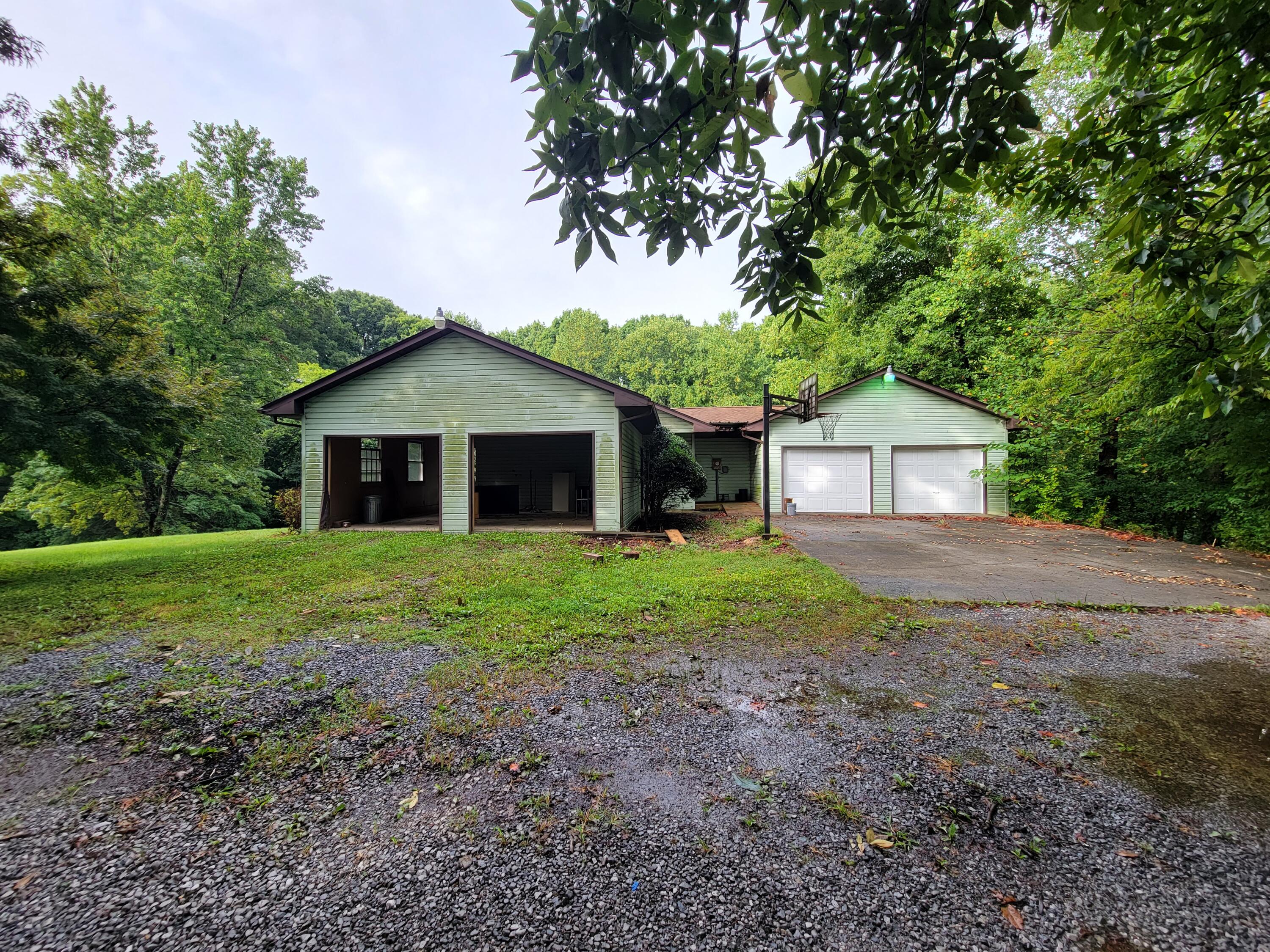 655 Ed Davis Road Maryville, TN 37801 - Photo 5 of 24 20210816_085046