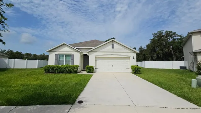 $2,250 | 3639 Scarlet Oak Drive, St. Cloud, FL 34772