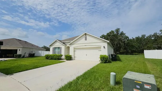 $2,250 | 3639 Scarlet Oak Drive, St. Cloud, FL 34772