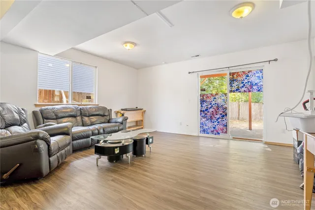 $679,999 | 5620 Seahurst Avenue, Everett, WA 98203