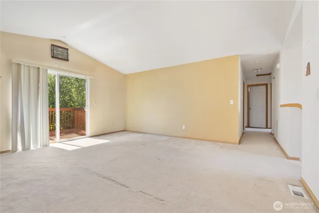 $679,999 | 5620 Seahurst Avenue, Everett, WA 98203