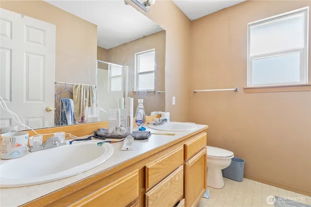 $679,999 | 5620 Seahurst Avenue, Everett, WA 98203