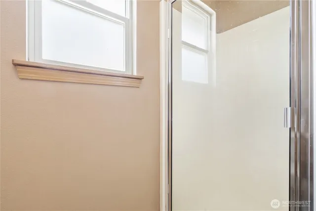 $679,999 | 5620 Seahurst Avenue, Everett, WA 98203