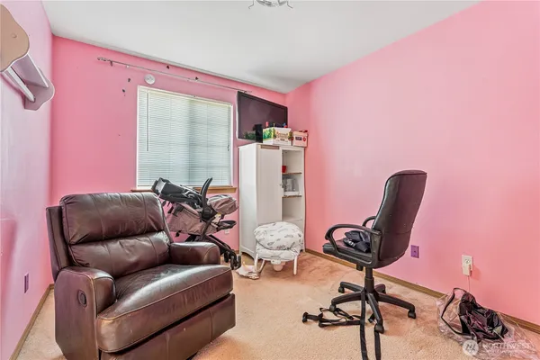 $649,950 | 5620 Seahurst Avenue, Everett, WA 98203