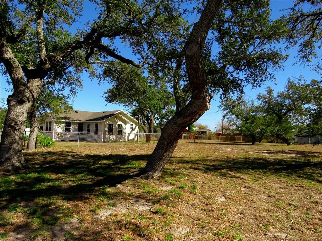 911 South Rife Street Aransas Pass, TX 78336 - Photo 14 of 17