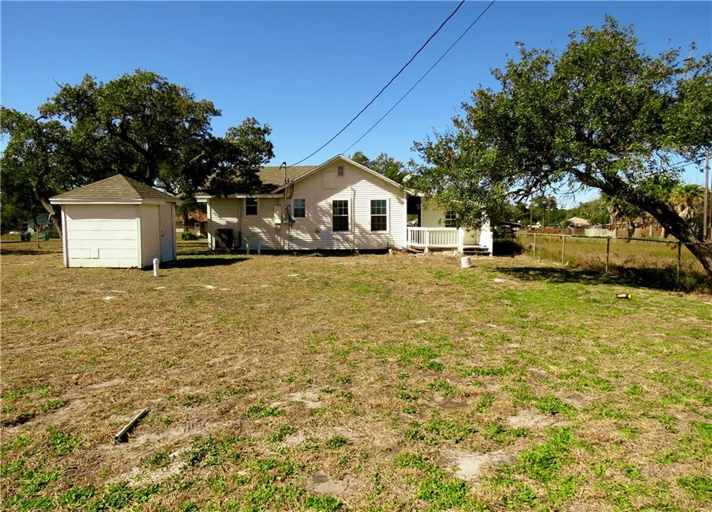 911 South Rife Street Aransas Pass, TX 78336 - Photo 2 of 17