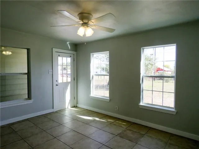 $1,215 | 911 South Rife Street, Aransas Pass, TX 78336