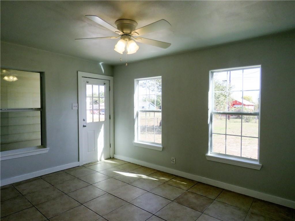 911 South Rife Street Aransas Pass, TX 78336 - Photo 3 of 17