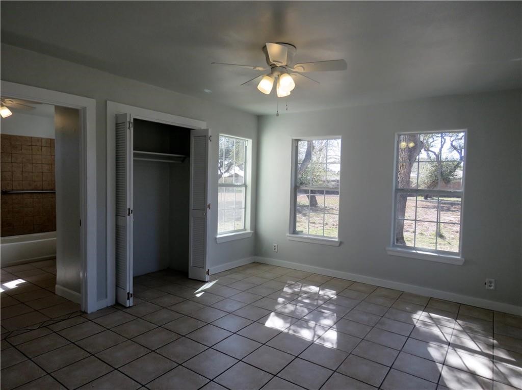 911 South Rife Street Aransas Pass, TX 78336 - Photo 8 of 17