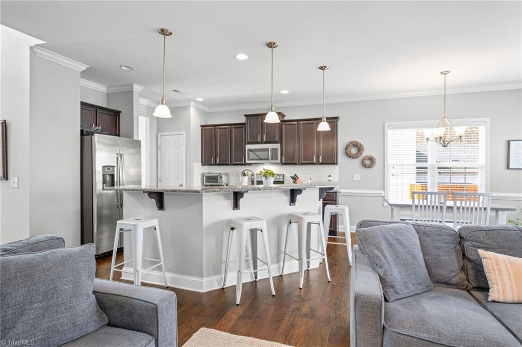 6291 Armsburg Road Clemmons, NC 27012 - Photo 15 of 50 Kitchen Bar