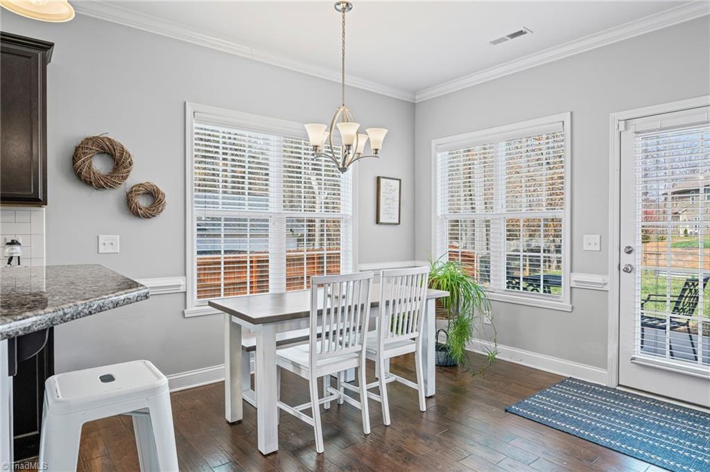 6291 Armsburg Road Clemmons, NC 27012 - Photo 16 of 50 Eat in Breakfast Room