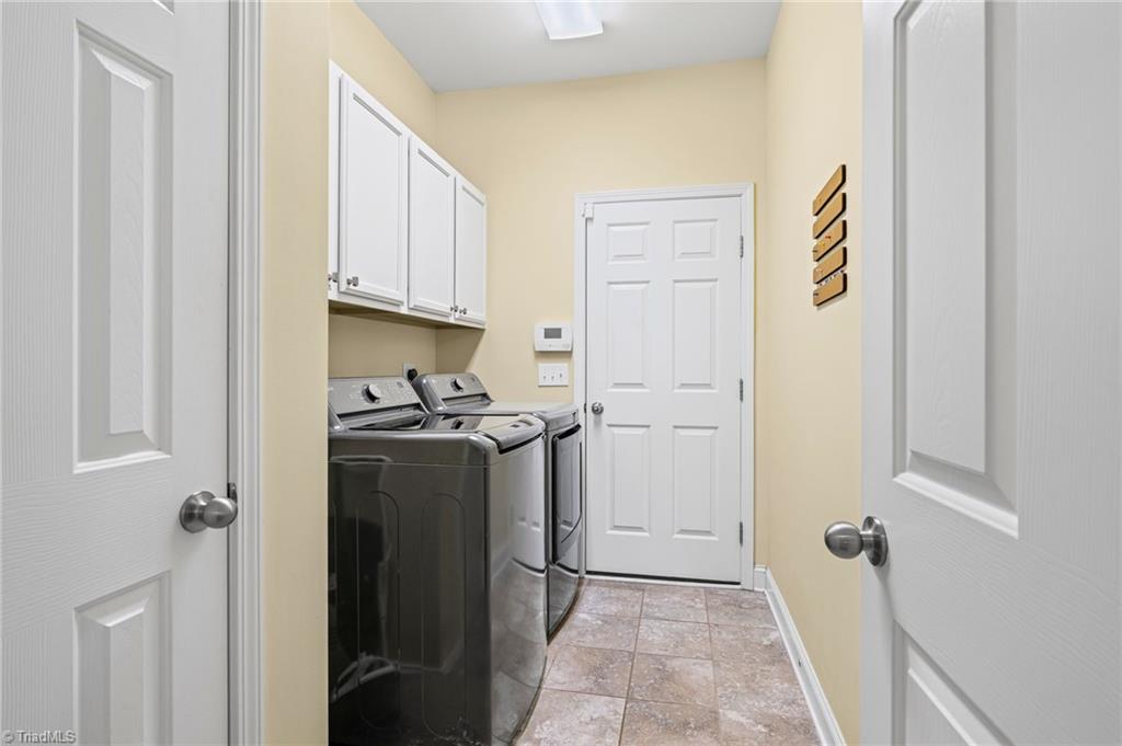 6291 Armsburg Road Clemmons, NC 27012 - Photo 21 of 50 Laundry Room - main level
