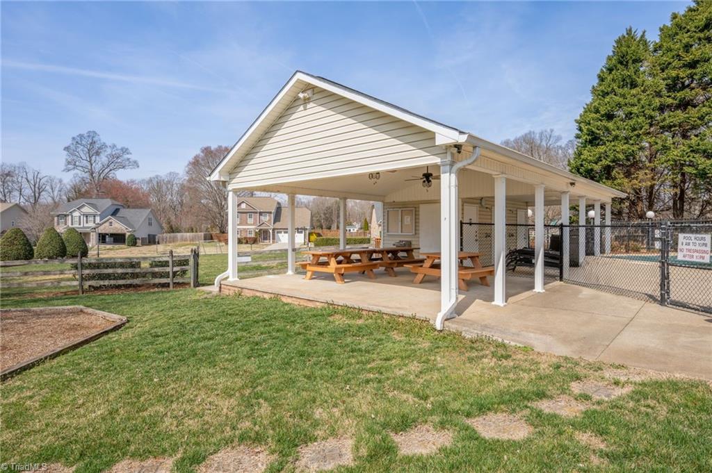 6291 Armsburg Road Clemmons, NC 27012 - Photo 47 of 50 Neighborhood Picnic Tables